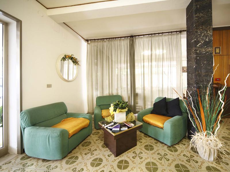 Hotel Villa Del Sole Ріміні Екстер'єр фото